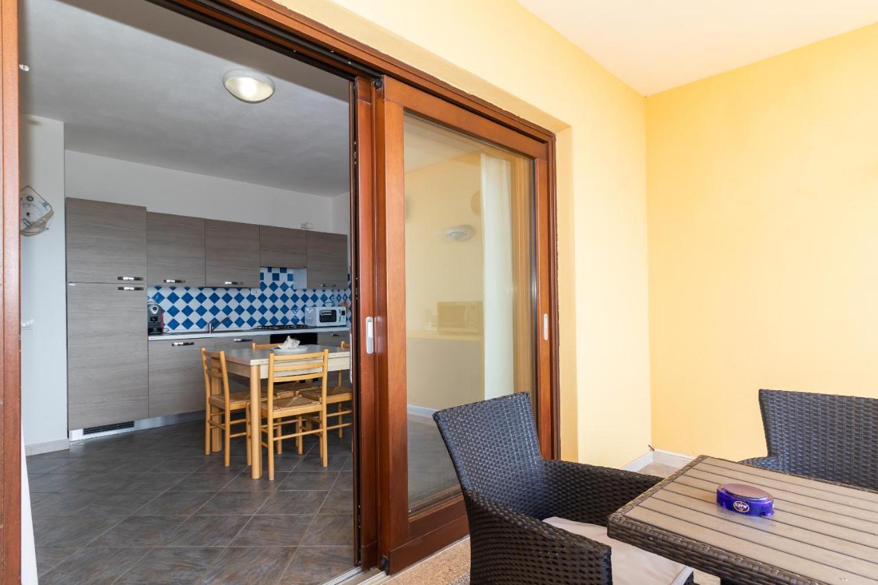 Appartamento Con Piscina 03 Trinità dʼAgultu 외부 사진