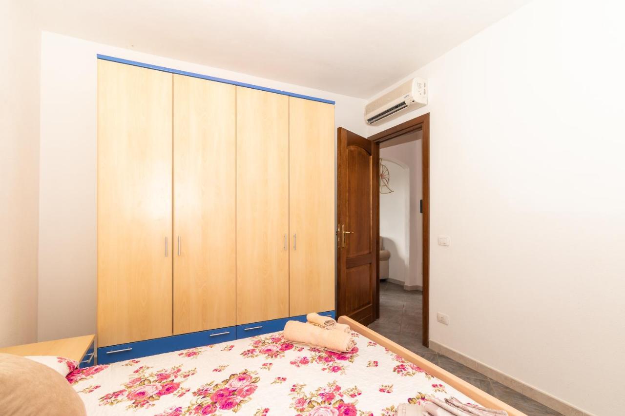 Appartamento Con Piscina 03 Trinità dʼAgultu 외부 사진